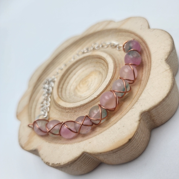 Handmade Wire-wrapped Elegant Pink Adjustable Beaded Bracelet - Picture 3 of 4